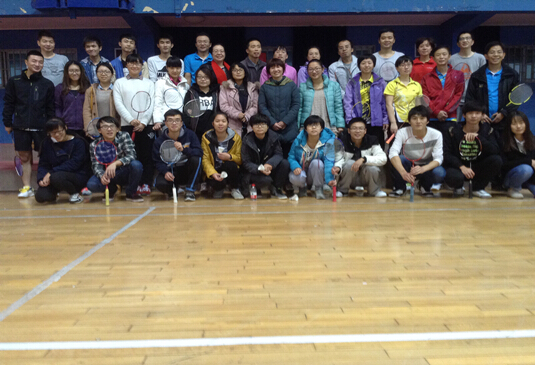 德赢官网师生羽毛球友谊赛顺利举行 德赢官网师生羽毛球友谊赛顺利举行