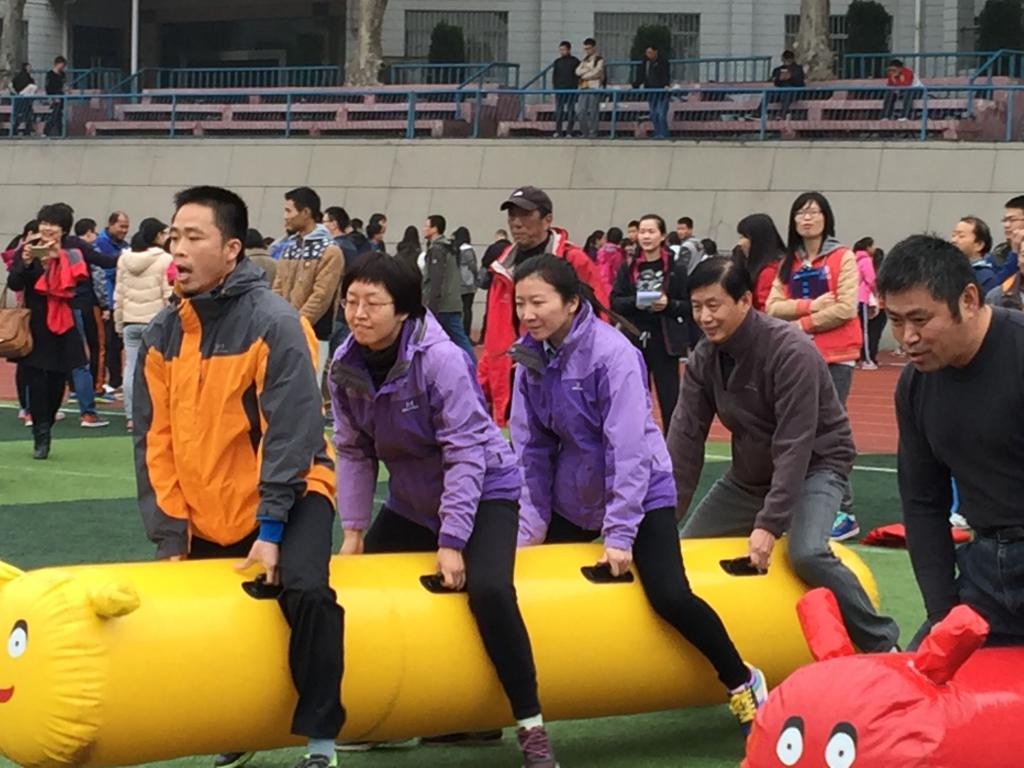 德赢官网职工踊跃参加2015年秋季运动会