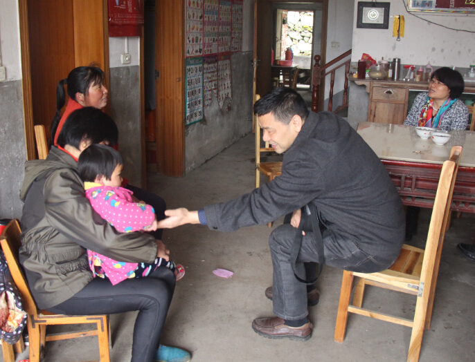 德赢官网专家组一行赴乌云山村调研