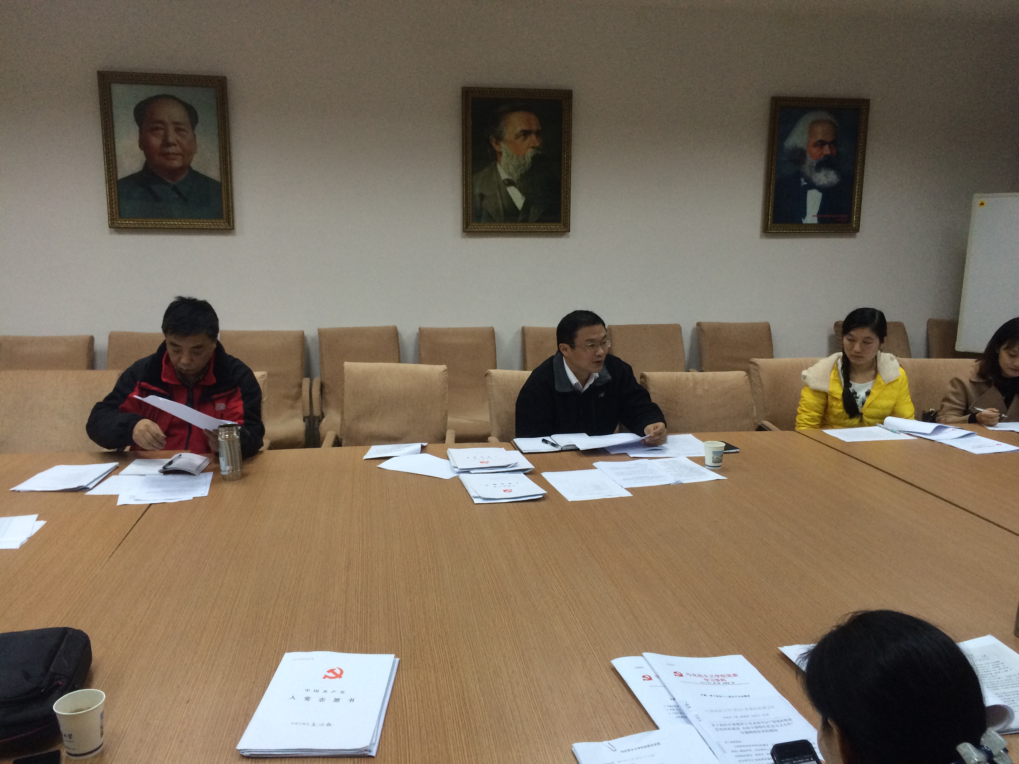 德赢AC米兰中国官方网站开展党委理论专题学习